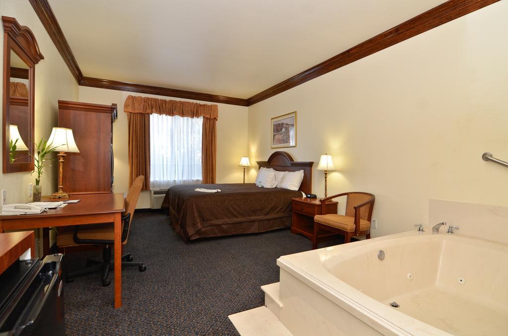 Best Western Fort Worth Inn And Suites Εξωτερικό φωτογραφία
